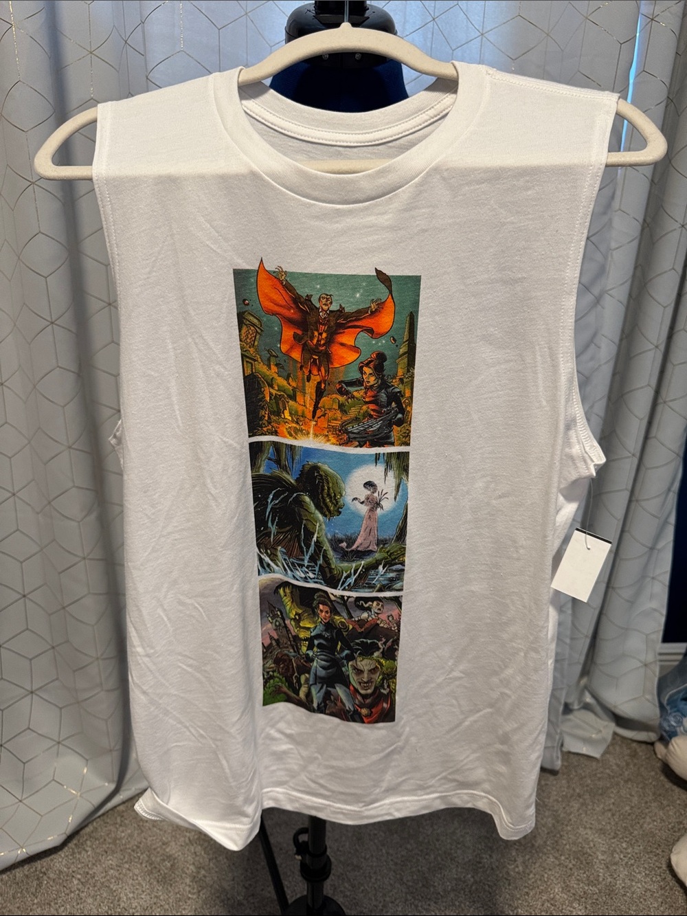 Universal Epic Universe / Dark Universe tank NWT